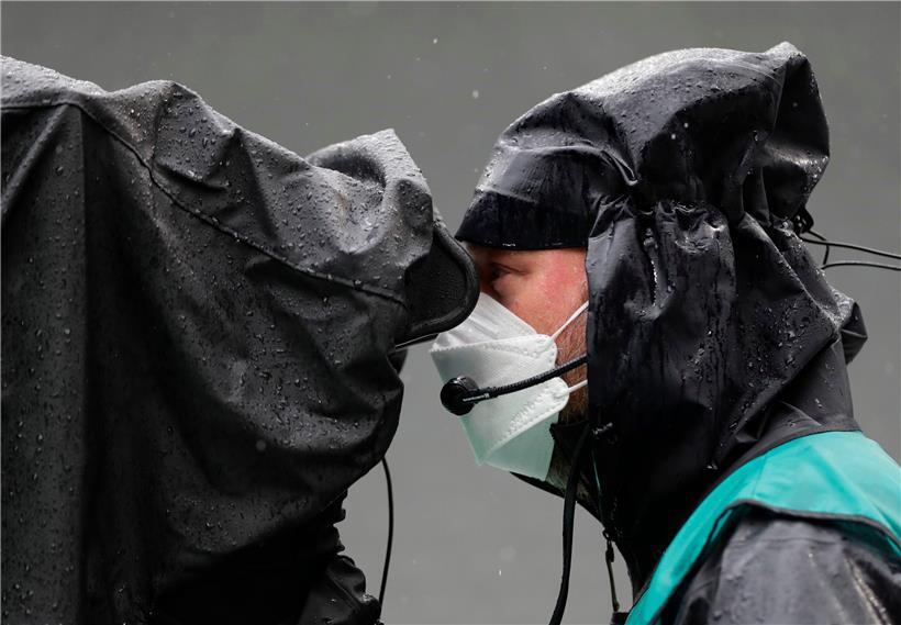 Dunkle Wolken am Fußballhimmel: Vor der Abstimmung heute Abend fordern die Vereinsverantwortlichen noch einige Antworten

