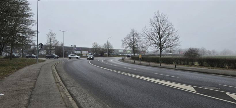 Durch Ampeln erhofft sich die Gemeinde eine Beruhigung des Verkehrs auf der N31,...