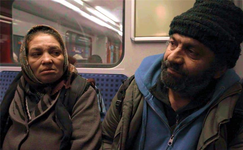 Durch die Dokumentaraufnahmen in „Europa Passage“ erfährt das Publikum mehr über das Leben von Maria und Tirloi aus Rumänien
