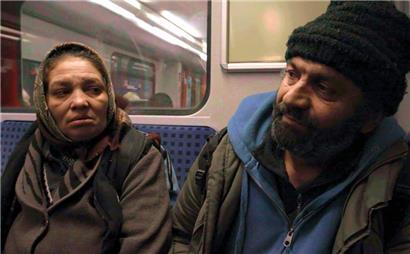 Durch die Dokumentaraufnahmen in „Europa Passage“ erfährt das Publikum mehr über das Leben von Maria und Tirloi aus Rumänien
