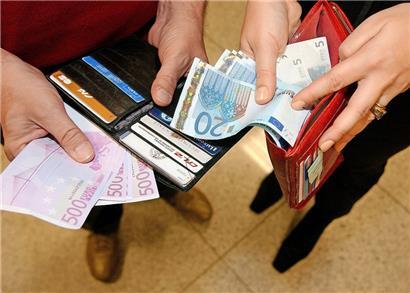 Durchschnittlich erhält jeder Staatsbedienstete rund 9.384 Euro an Zulagen pro Jahr – zusätzlich zu seinem monatlichen Gehalt
