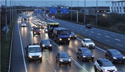 Durchschnittlich müssen Luxemburger Autofahrer täglich pro 60 Minuten Fahrt zusätzliche 43 Minuten einplanen, wenn sie zur Hauptverkehrszeit unterwegs sind
