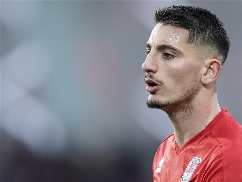 Porträt von Seid Korac bei Venezia Basketballspiel, Spieler in Aktion auf dem Spielfeld