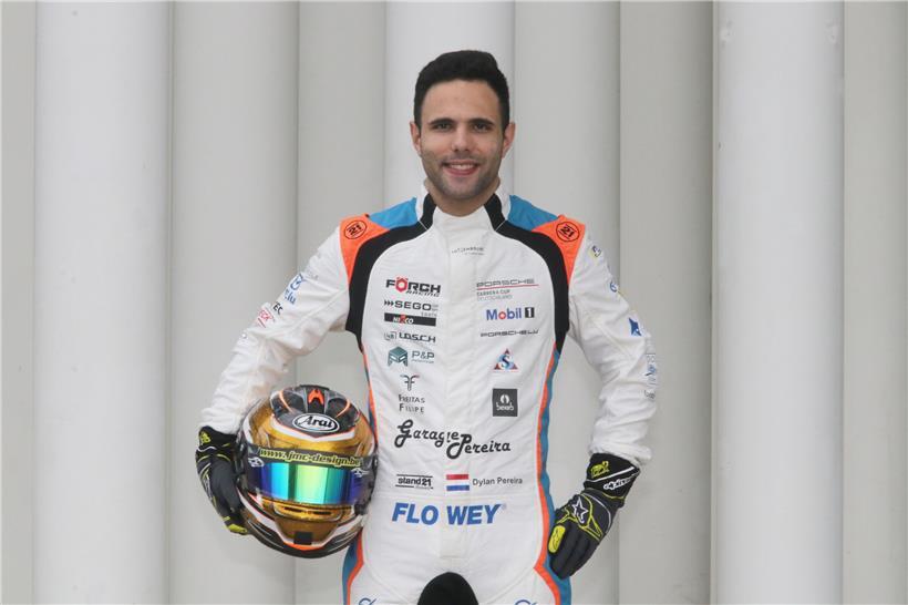 Dylan Pereira sitzt im Porsche Carrera Cup hinter dem Steuer von Förch Racing
