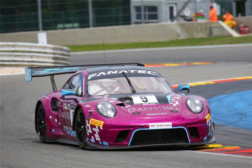 Dylan Pereira startet in Spa im auffälligen lila Boliden von Herberth Motorsport
