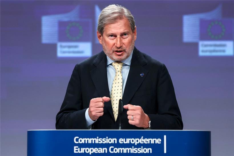 EU-Haushaltskommissar Johannes Hahn erklärte gestern die einstimmig getroffene Entscheidung der Kommission zum Vorgehen gegen Ungarn
