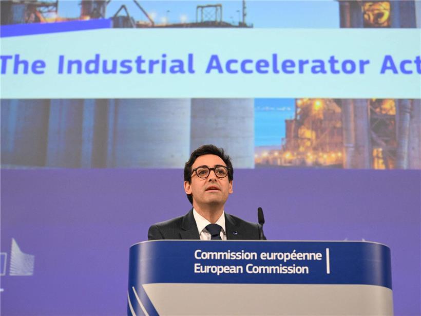 EU-Industriekommissar Stéphane Séjourné bei Pressekonferenz mit zurückhaltenden Ankündigungen zu Industrieplänen