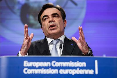 EU-Kommissar Margaritis Schinas sagte, dass die EU-Staaten über den Einsatz des Impfausweises entscheiden
