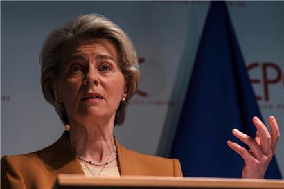 EU-Kommissionschefin Ursula von der Leyen will den Kontakt zu Peking weiter aufrechterhalten 
