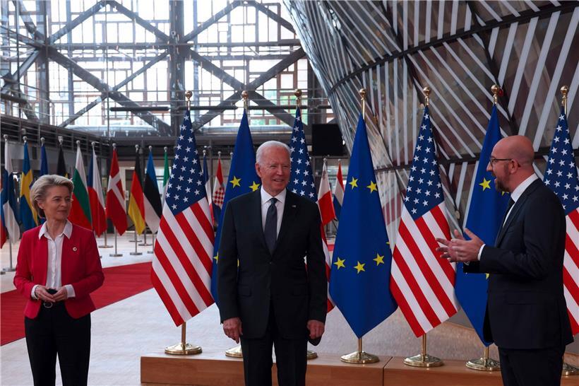 EU-Kommissionspräsidentin Ursula von der Leyen, US-Präsident Joe Biden und der Präsident des Europäischen Rates, Charles Michel, am vergangenen Dienstag während des EU-USA-Gipfels im Brüsseler Ratsgebäude
