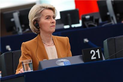 EU-Kommissionspräsidentin Ursula von der Leyen hörte nicht auf die EU-Parlamentarier und gab 10,2 Milliarden Euro für Ungarn frei
