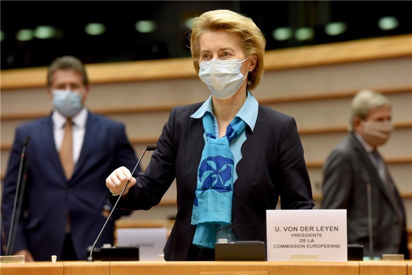 EU-Kommissionspräsidentin Ursula von der Leyen im Europaparlament

