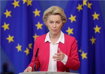 EU-Kommissionspräsidentin Ursula von der Leyen kommt Ungarn und Polen weit entgegen
