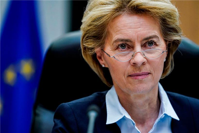 EU- Kommissionspräsidentin Ursula von der Leyen kündigt am Dienstagabend einen 25 Milliarden Euro schweren Fonds an, der die Wirtschaft vor den Folgen der Coronavirus-Krise schützen soll. 
