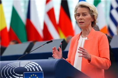 EU-Kommissionspräsidentin Ursula von der Leyen ließ bisher offen, ob sie sich für eine zweite Amtszeit bewirbt
