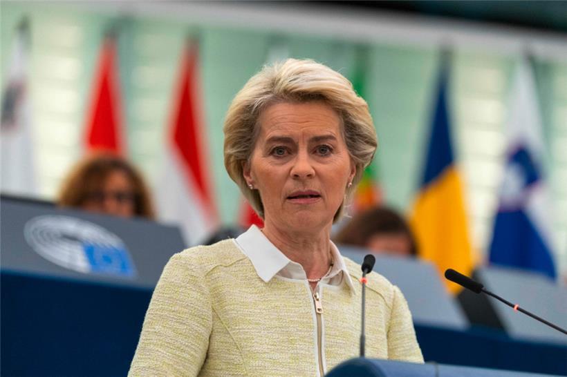 EU-Kommissionspräsidentin Ursula von der Leyen stellte das neue Sanktionspaket gestern im EU-Parlament in Straßburg vor
