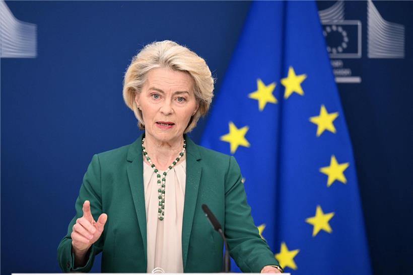 Ursula von der Leyen präsentiert in Brüssel die neue EU-App auf der offiziellen Vorstellung der Europäischen Kommission
