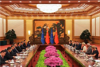 EU-Kommissionspräsidentin Ursula von der Leyen und EU-Ratspräsident António Costa nahmen am Donnerstag am 25. Gipfeltreffen der EU und China in Peking teil
