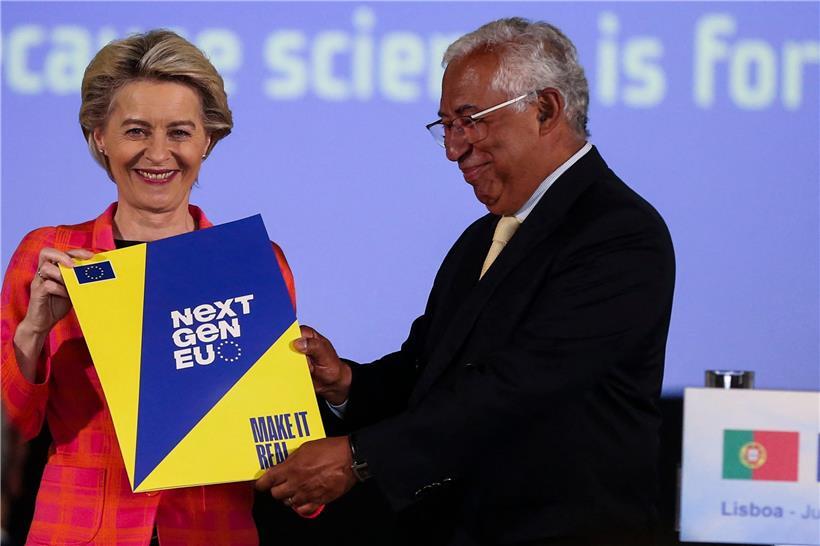 EU-Kommissionspräsidentin Ursula von der Leyen verkündete neben dem portugiesischen Regierungschef Antonio Costa die frohe Botschaft vom Geldsegen aus Brüssel
