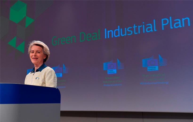 EU-Kommissionspräsidentin Ursula von der Leyen wartet ab, wie die EU-Staats- und Regierungschefs kommende Woche auf ihren Plan reagieren
