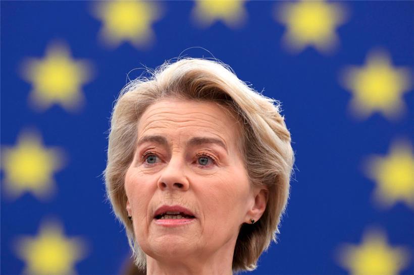 EU-Kommissionspräsidentin Ursula von der Leyen wird die Affäre um die Beschaffung von Corona-Impfstoff nicht los
