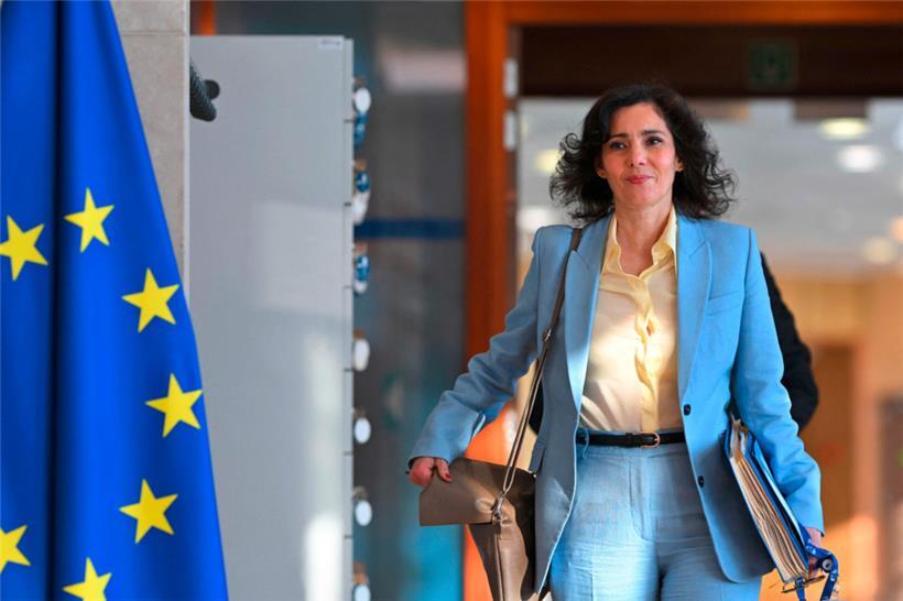 EU-Krisenkommissarin Hadja Lahbib hat ihre Tasche offenbar schon gepackt
