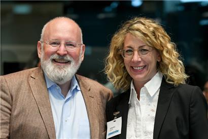 EU-Vizekommissionspräsident Frans Timmermans und die luxemburgische Umweltministerin Joëlle Welfring beim EU-Umweltministerrat in Luxemburg
