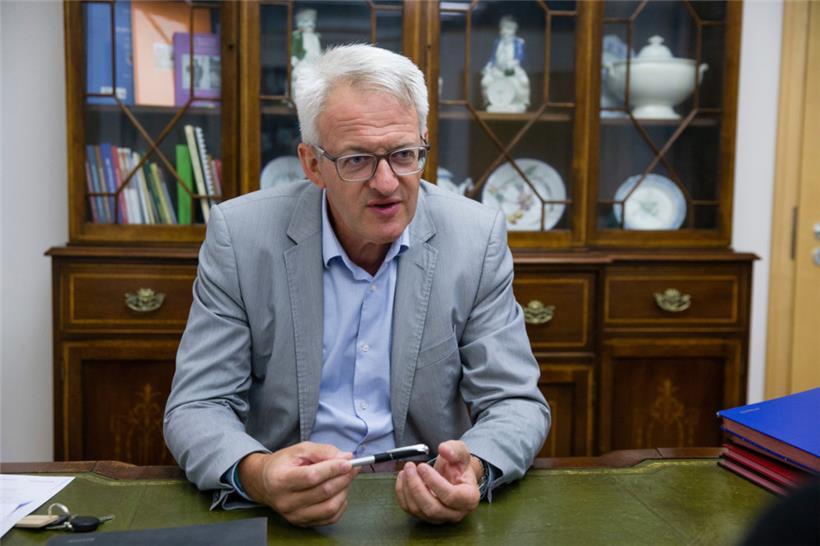 Echternachs Bürgermeister Yves Wengler hat Kritik an der Unterstützung seiner Gemeinde nach den Überschwemmungen Mitte 2021 geäußert
