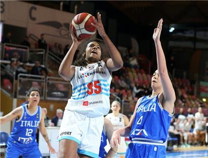 Ehis Etute (Nr. 35) sorgte für Impulse unter dem Korb und kam am Ende auf 14 Zähler
