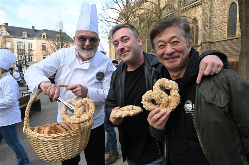 Eigentlich sieht die Tradition vor, dass die schenkende Person im Gegenzug an Os...