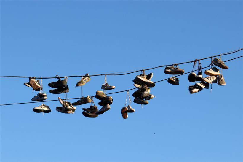 Eigenwillige Dekoration oder mussten die Schuhe trocknen?