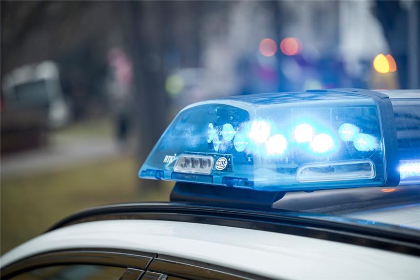 Ein 49-Jähriger ist betrunken und zu schnell in eine Kontrollstelle der Bundespolizei gefahren
