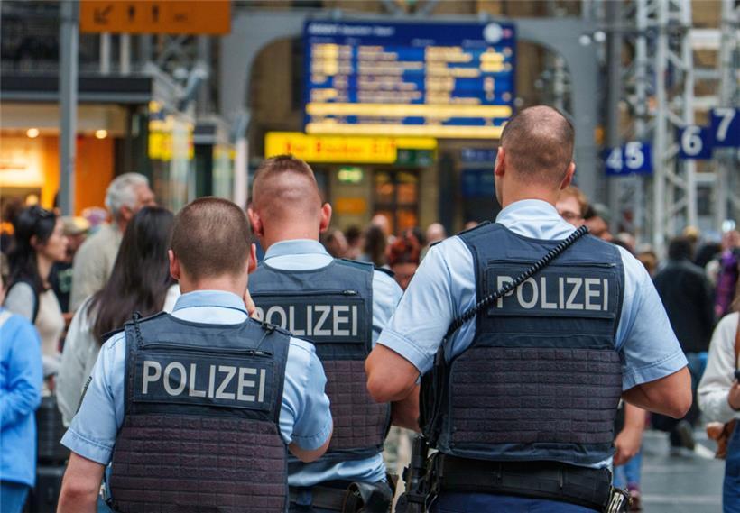 Ein 57-Jähriger hat am Dienstagabend am Frankfurter Hauptbahnhof einen 27-Jährigen erschossen
