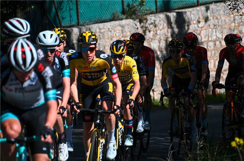 Ein Anblick, an den sich die Zuschauer bereits gewöhnt haben: Primoz Roglic im Gelben Trikot
