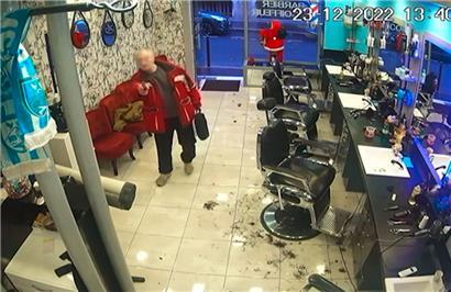 Ein Ausschnitt aus einem Überwachungsvideo
