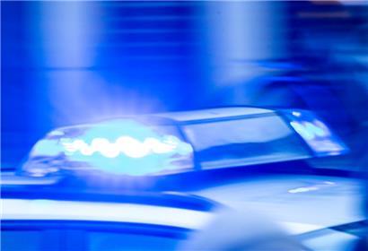 Ein Autofahrer flüchtet in Saarbrücken, nachdem er sich einer Verkehrskontrolle entzogen hat
