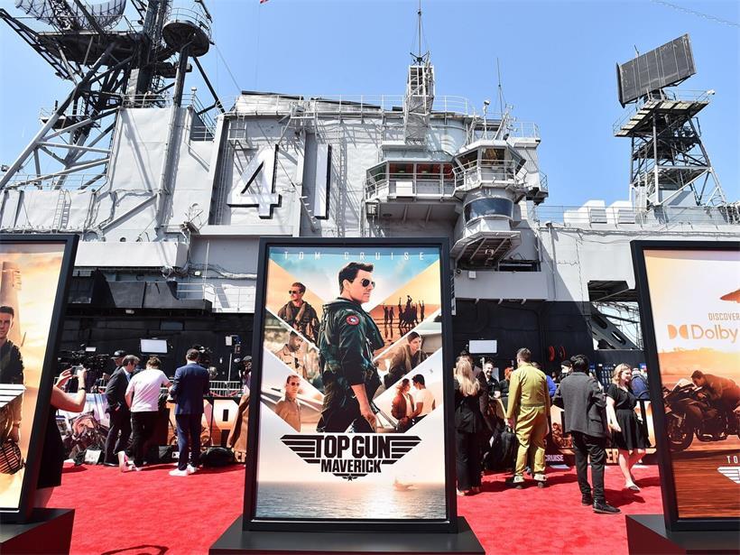 Roter Teppich bei der Weltpremiere von „Top Gun: Maverick“ auf der USS Midway in San Diego