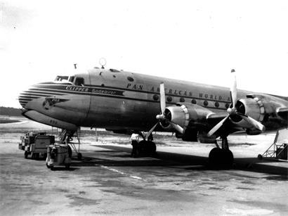 Ein Foto der Passagiermaschine „Clipper Endeavour“, die 1952 abgestürzt ist