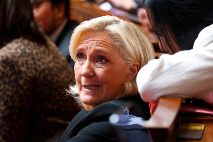Ein Gerichtsurteil könnte ihre Chance auf das Amt der Präsidentin zerstören: Marine Le Pen vom Rassemblement national 

