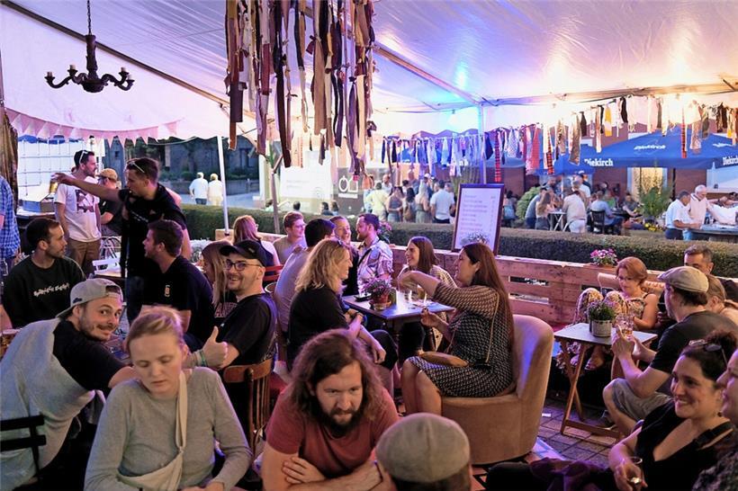 Ein Hauch von Vintage im Lounge-Zelt