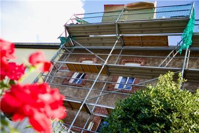 Ein Haus in Differdingen wird mithilfe von „Zesumme renovéieren“ bereits energetisch saniert
