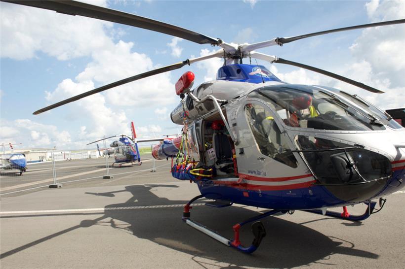Ein Hubschrauber der Air Rescue rettete am Montag Menschen aus einem brennenden Hochhaus
