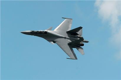 Ein Kampfflugzeug vom Typ Suchoi SU-30 der Königlich-Malaysischen Luftwaffe
