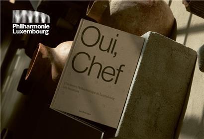 Ein Kochbuch der besonderen Art: „Oui, Chef!“ kombiniert Rezepte mit Musik- und Restauranttipps
