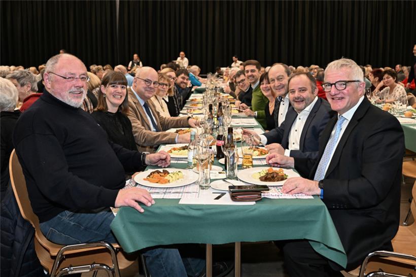 Ein Lächeln für den Fotografen, bevor man es sich schmecken lassen kann