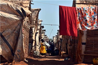 Ein Mädchen in einem Camp im Krisenstaat Südsudan: Die allermeisten Flüchtlinge aus Ostafrika bleiben in der Region
