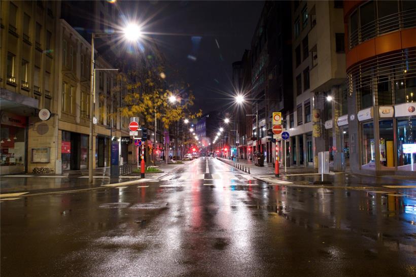 Ein Mann versuchte in der avenue de la gare, Bankautomaten zu beschädigen
