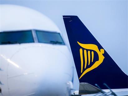Ein Mann wurde im Juli während eines Ryanair-Flugs fast aus dem Flugzeug gesogen