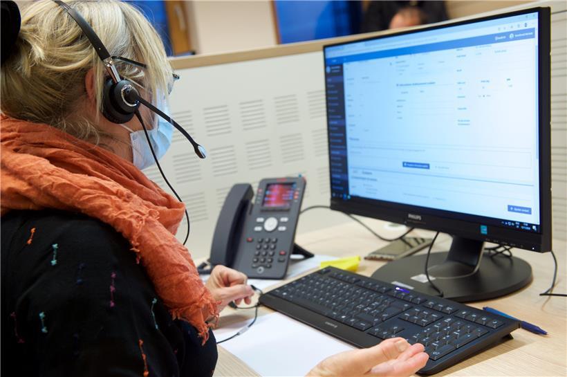 Ein Mitarbeiter des Luxemburger Contact-Tracing-Teams bei der Arbeit
