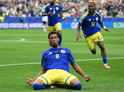 Livano Comenenc erzielt das zwischenzeitliche 1:1 für Curacao im Fußballspiel gegen Deutschland